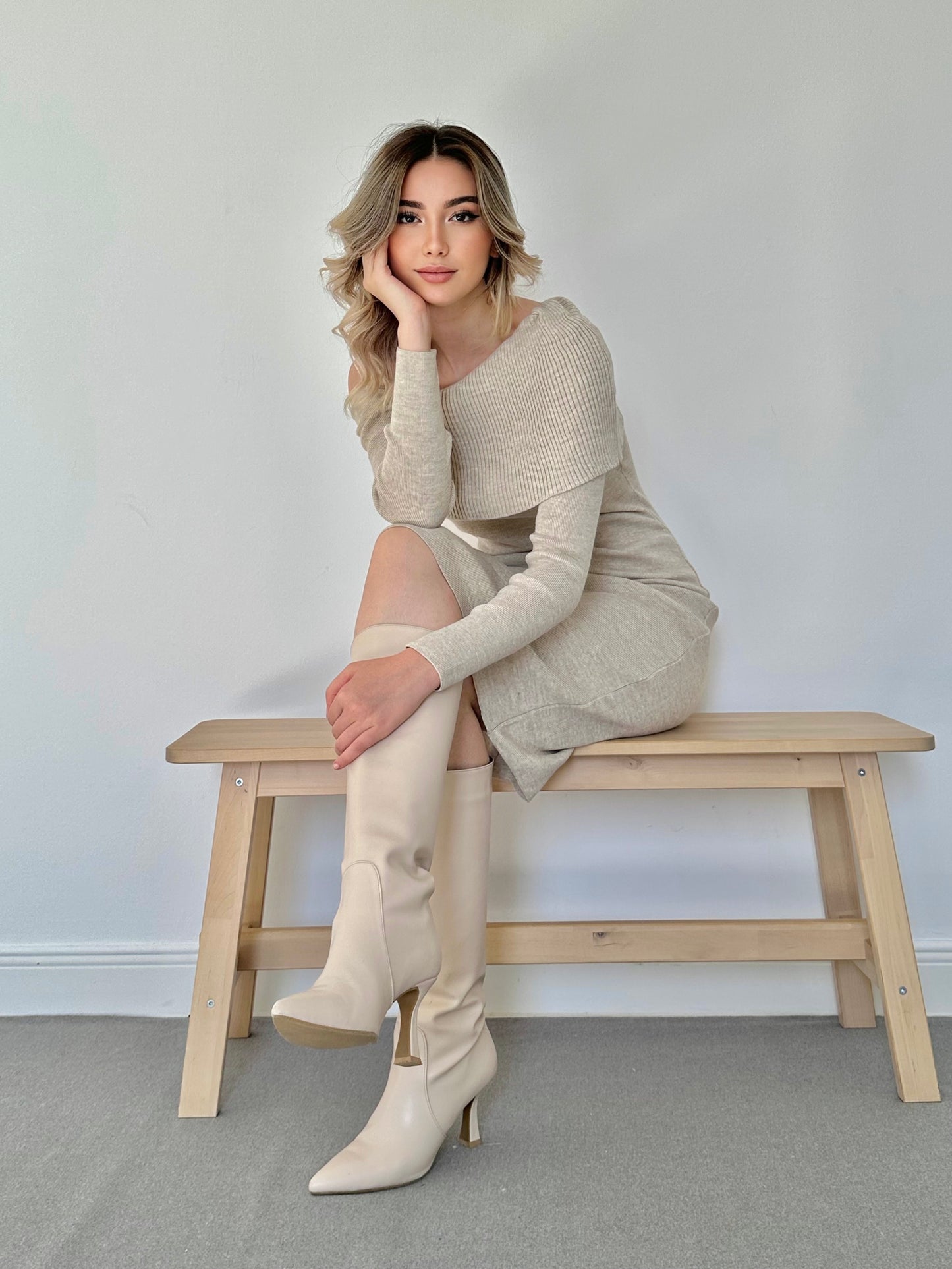 Low Shoulder Mini Knitwear Dress - Beige