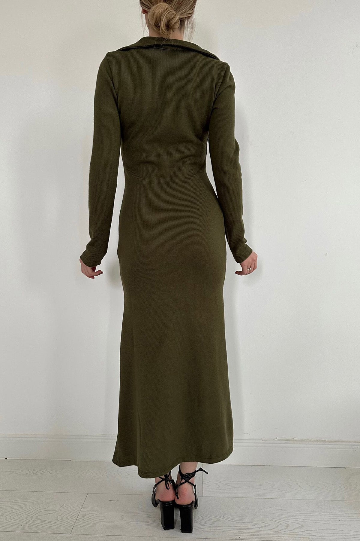 Plissiertes Strickkleid – Khaki