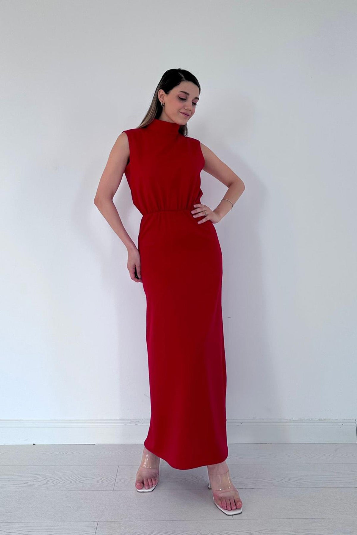 Ärmelloses klassisches Kleid – Rot