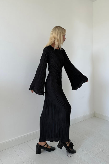 Flared Sleeve Pleated Dress - Black