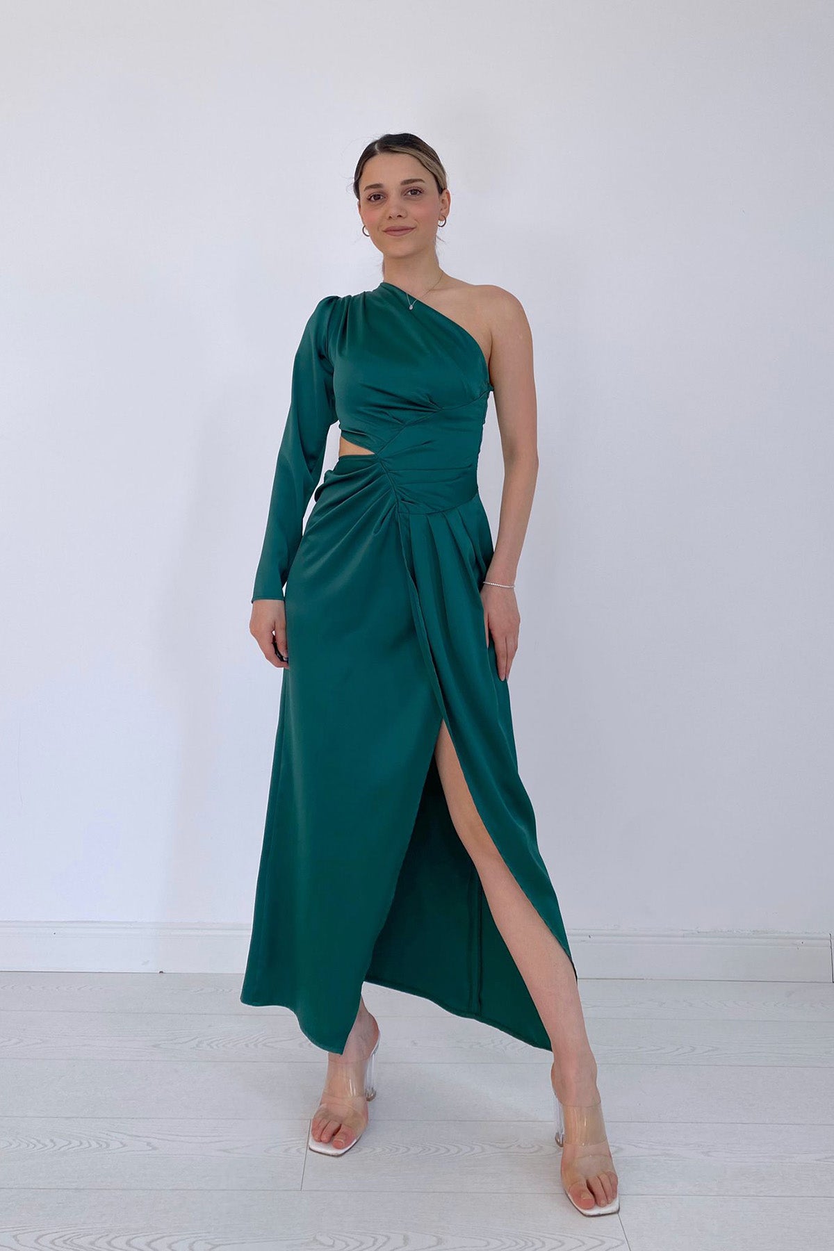 Einärmeliges Satin-Abendkleid – Smaragd