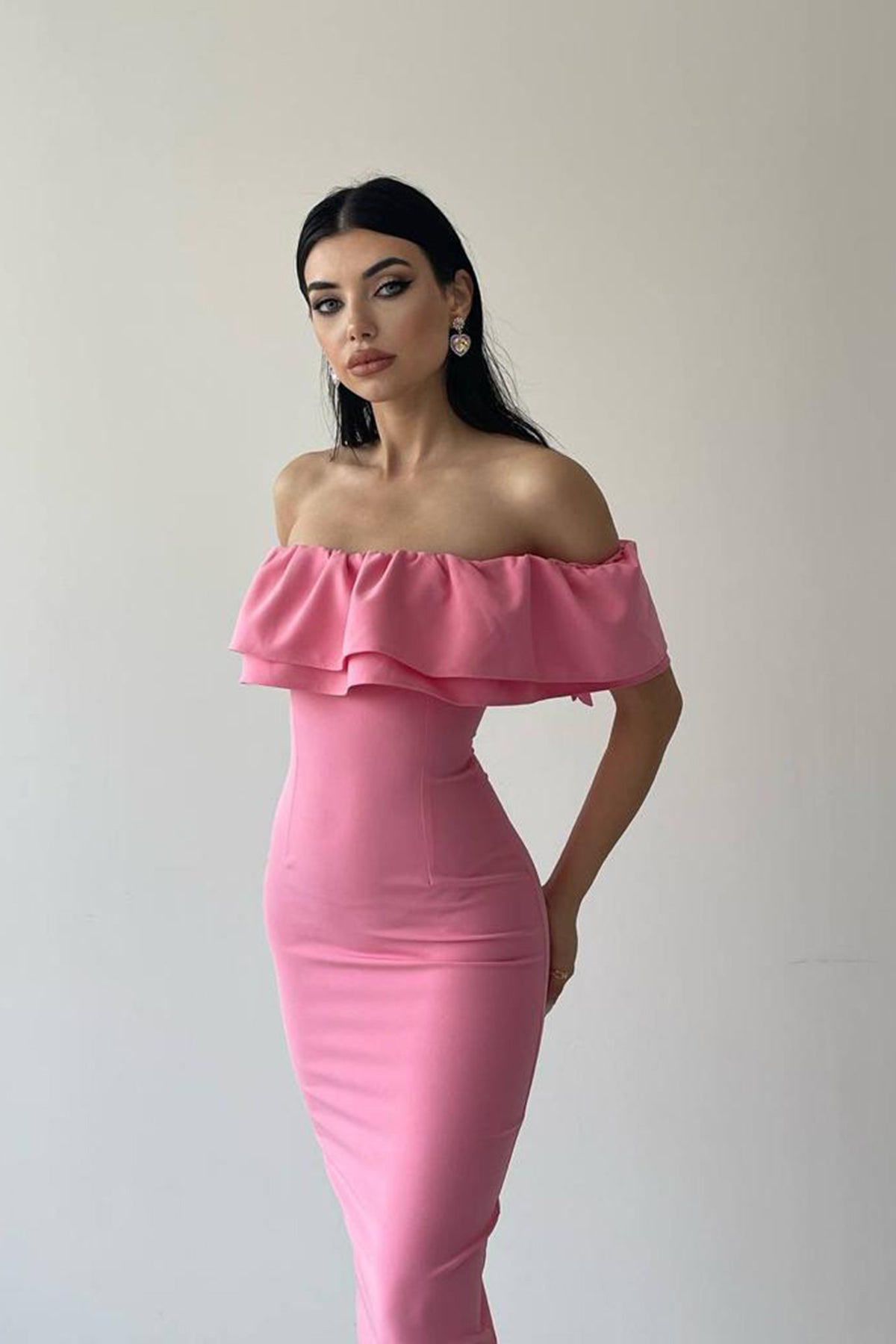 Tailliertes Kleid mit Prinzessinnenkragen – Rosa