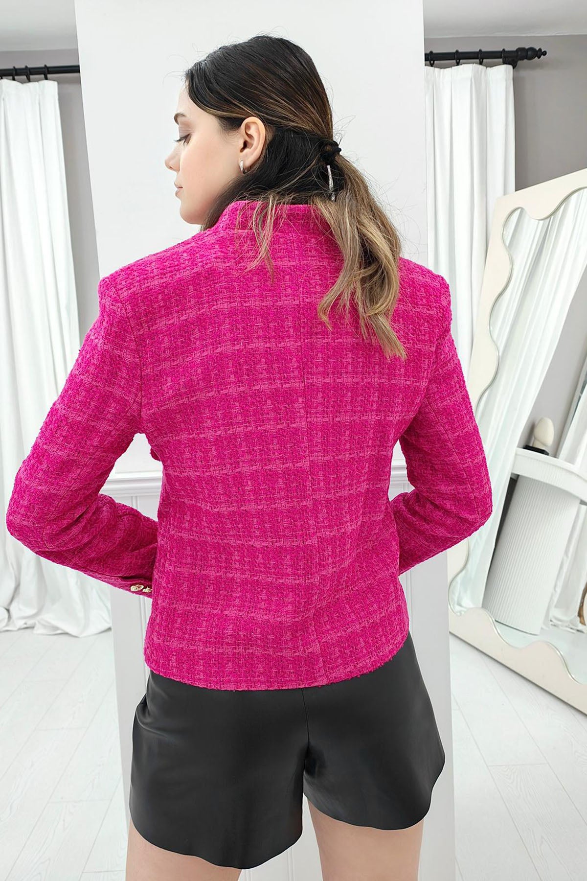 Gold geknöpfte Tweed-Jacke – Fuchsia