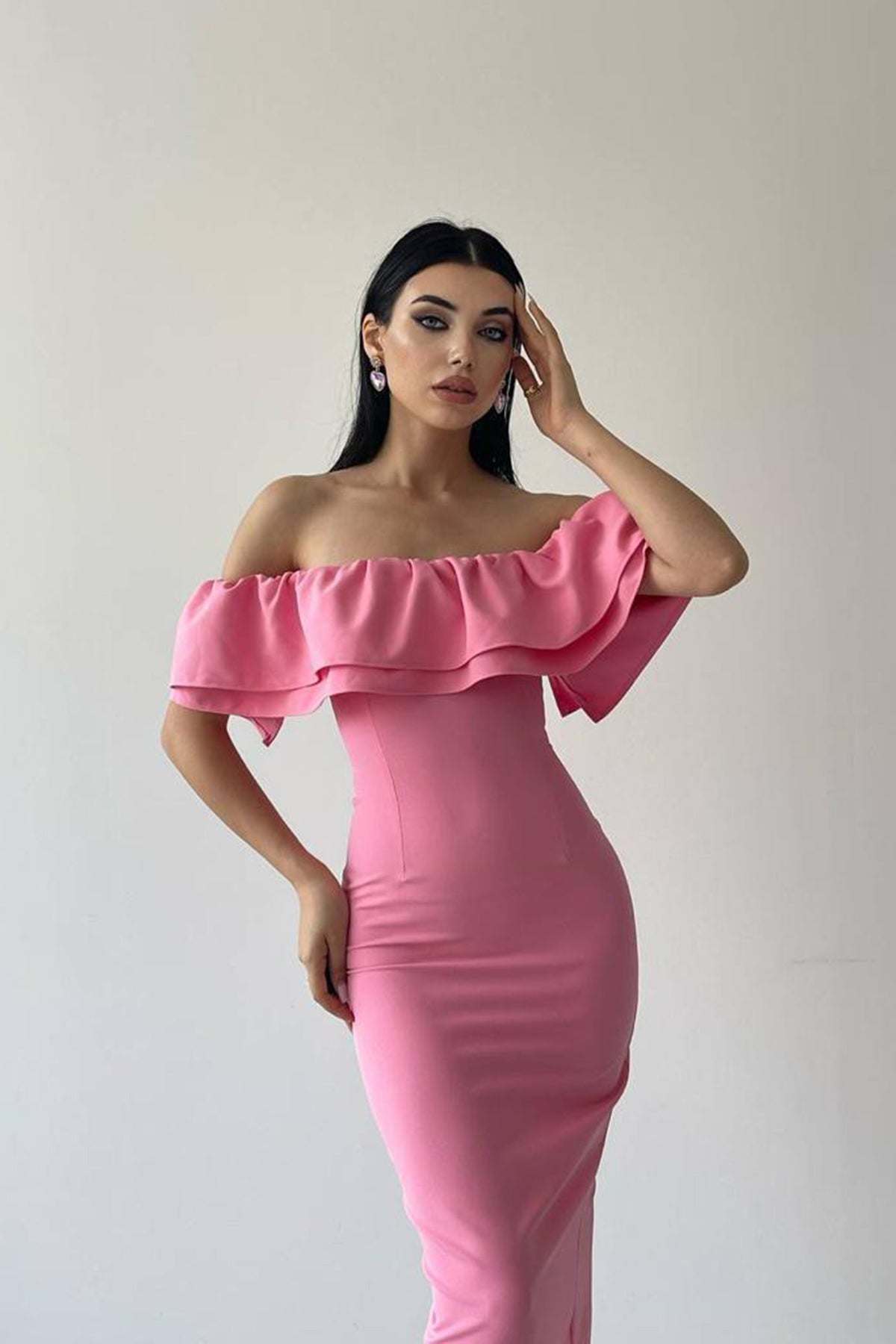 Tailliertes Kleid mit Prinzessinnenkragen – Rosa