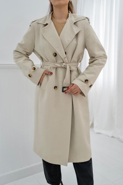 Trenchcoat mit Gürtel und Knöpfen – Beige